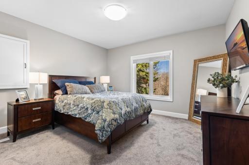 10072 Gristmill Ridge, Eden Prairie, MN 55347