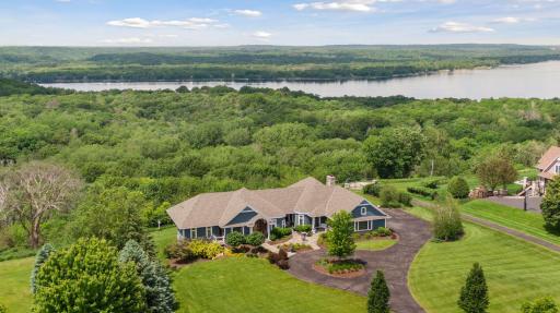 264 Saint Annes Parkway, Hudson, WI 54016