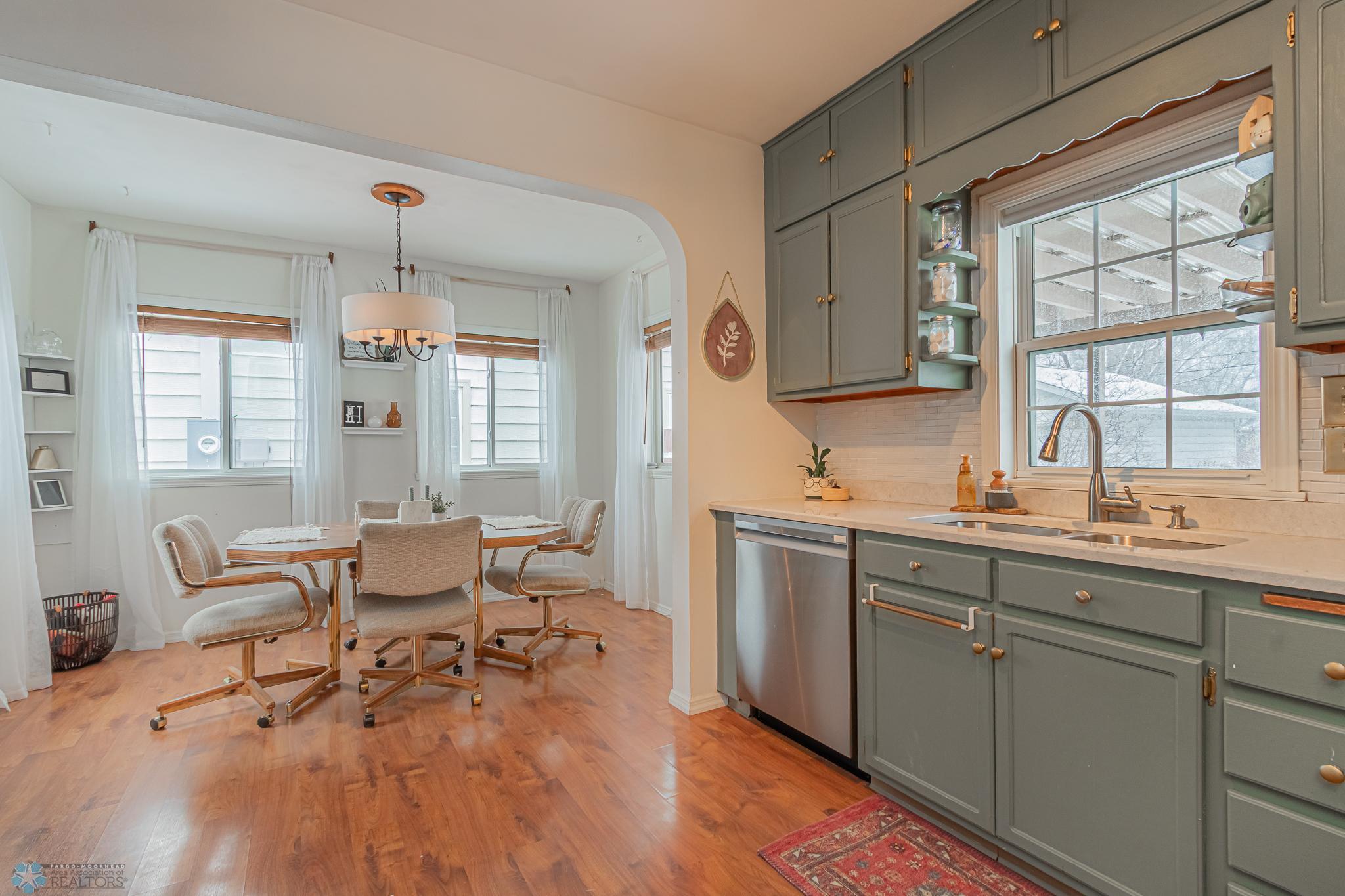 Kitchen_4.jpg