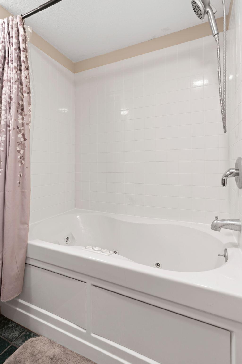 66-web-or-mls-13805 57th Ave-66.jpg