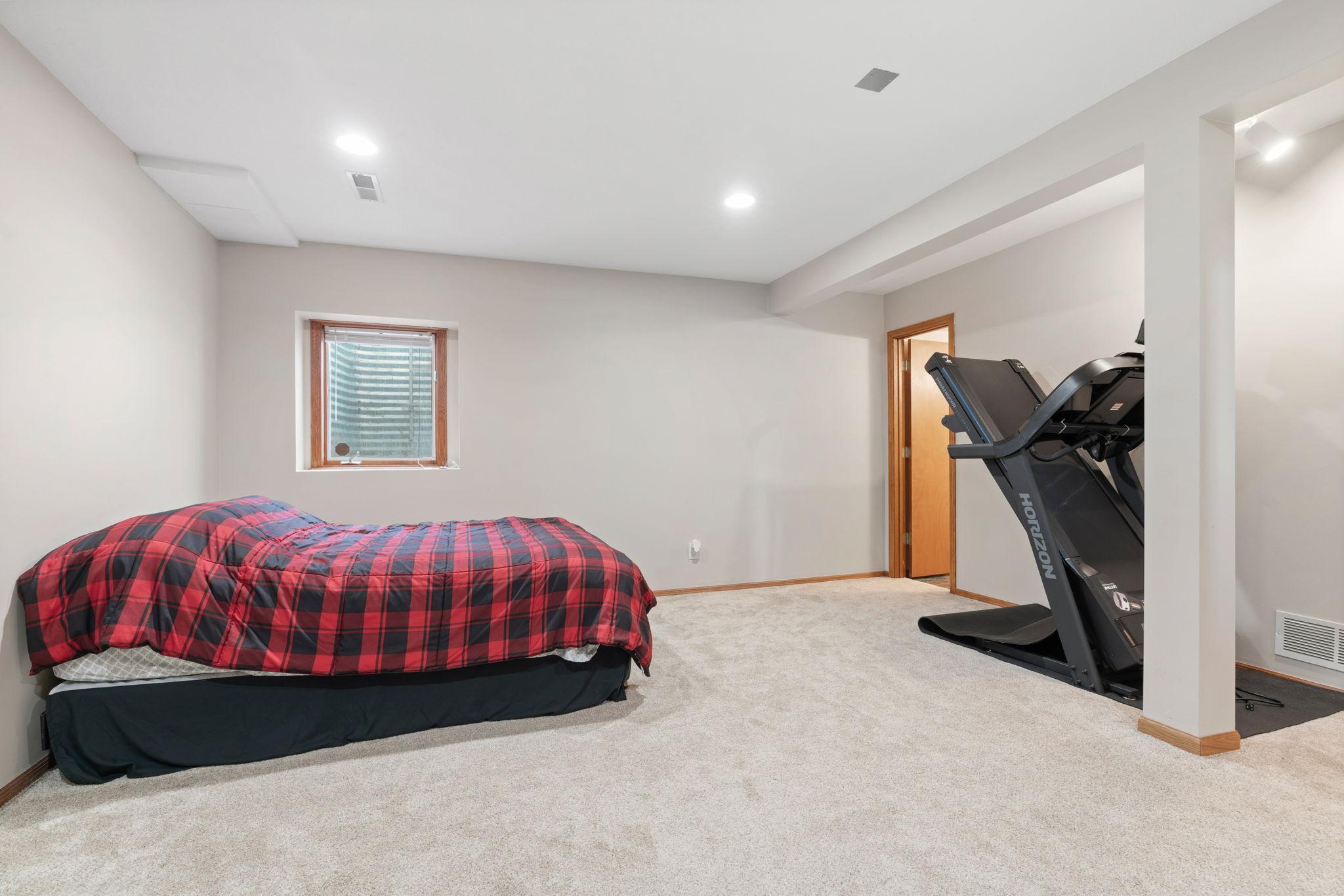 61-web-or-mls-13805 57th Ave-61.jpg
