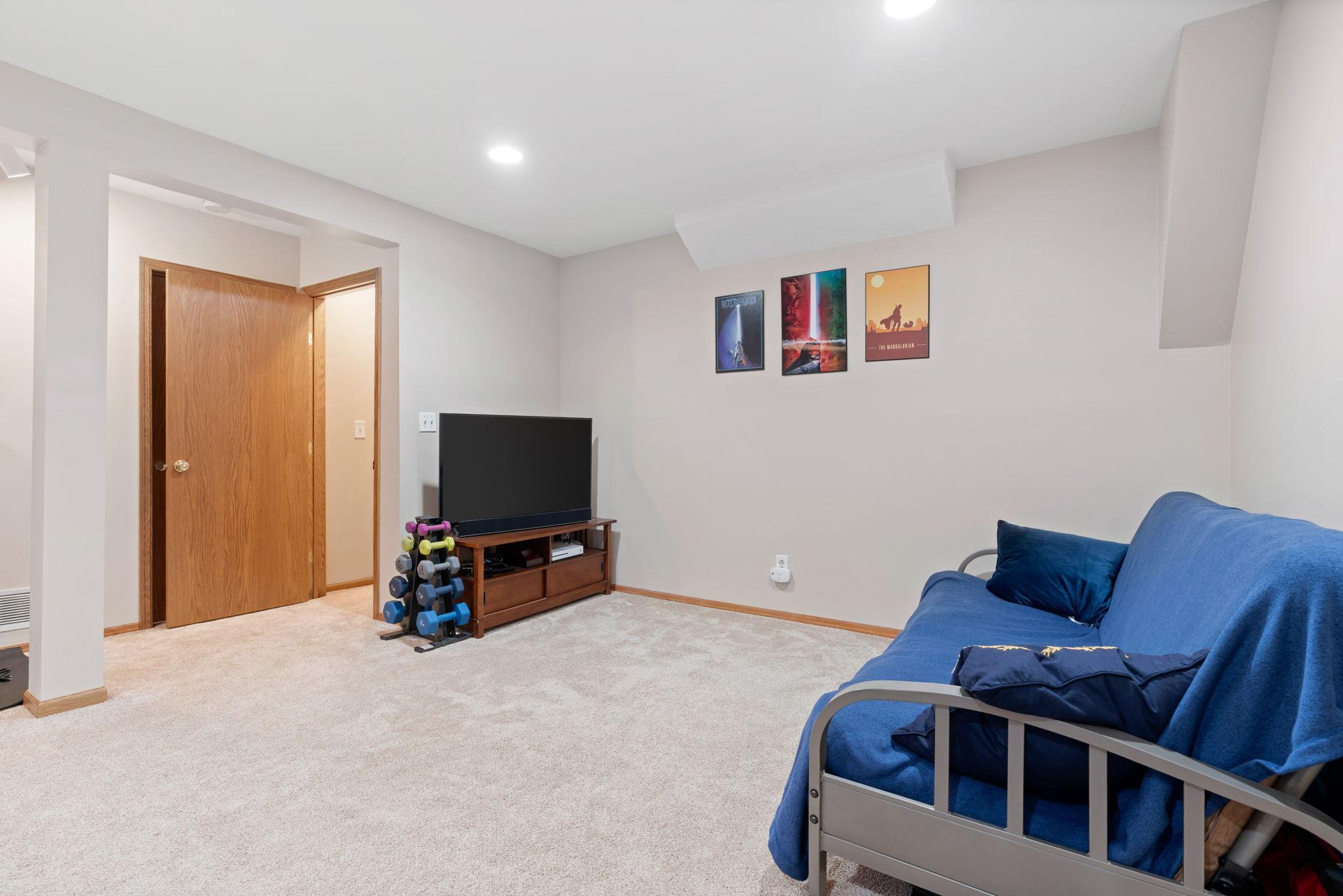 64-web-or-mls-13805 57th Ave-64.jpg