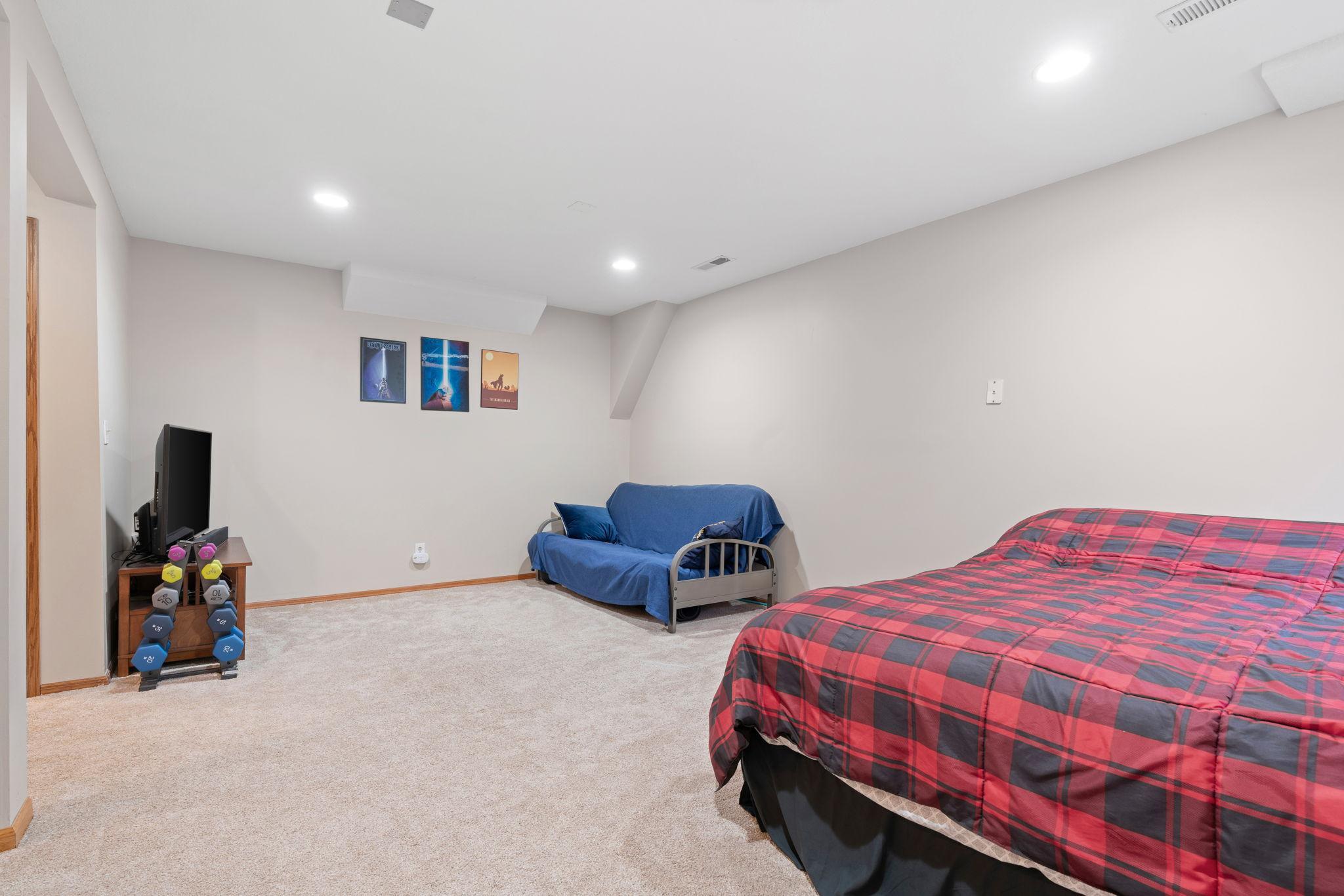 63-web-or-mls-13805 57th Ave-63.jpg