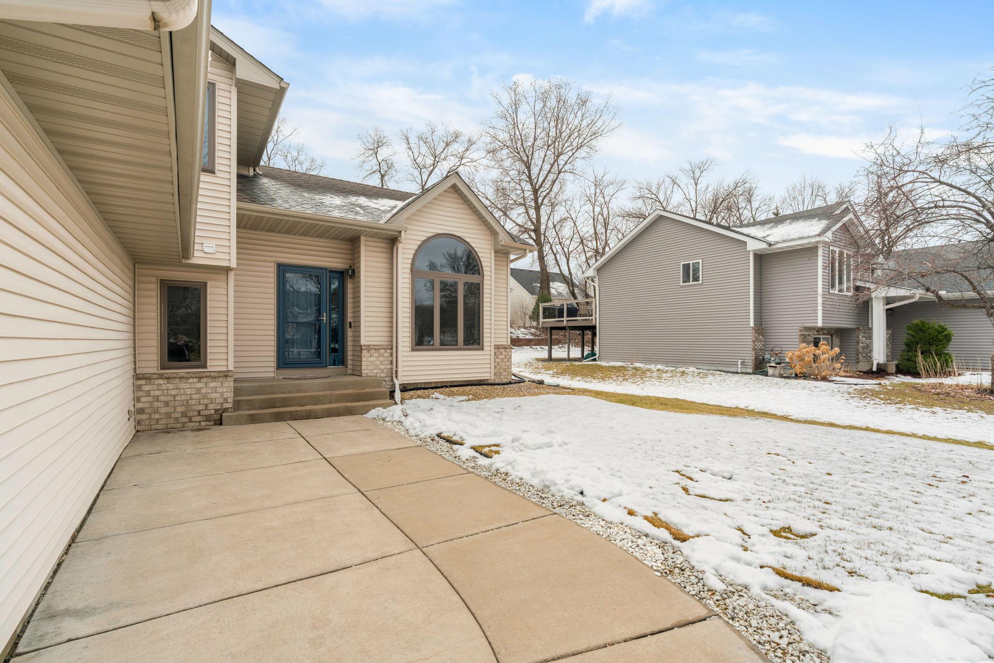 4-web-or-mls-13805 57th Ave-4.jpg