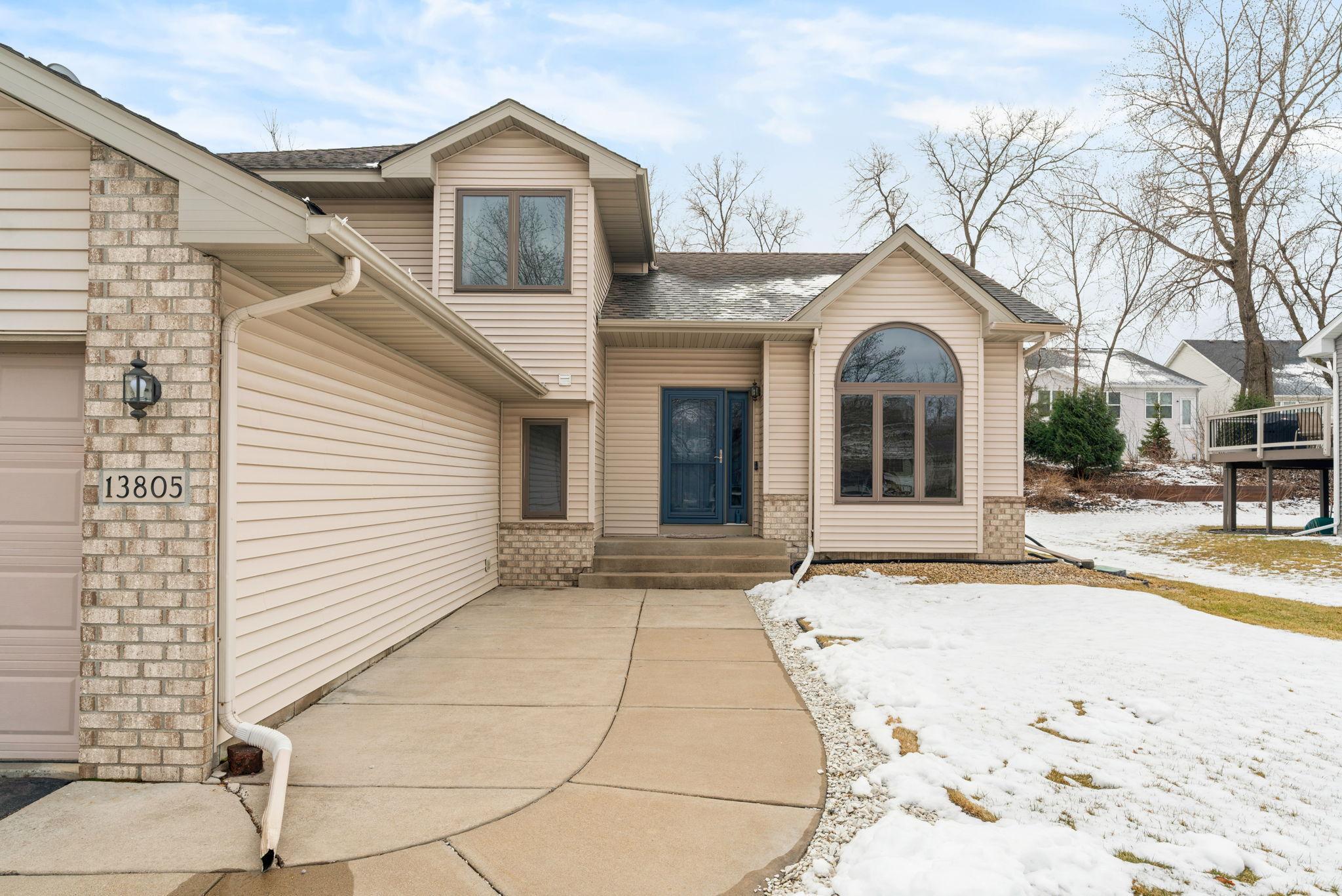 5-web-or-mls-13805 57th Ave-5.jpg