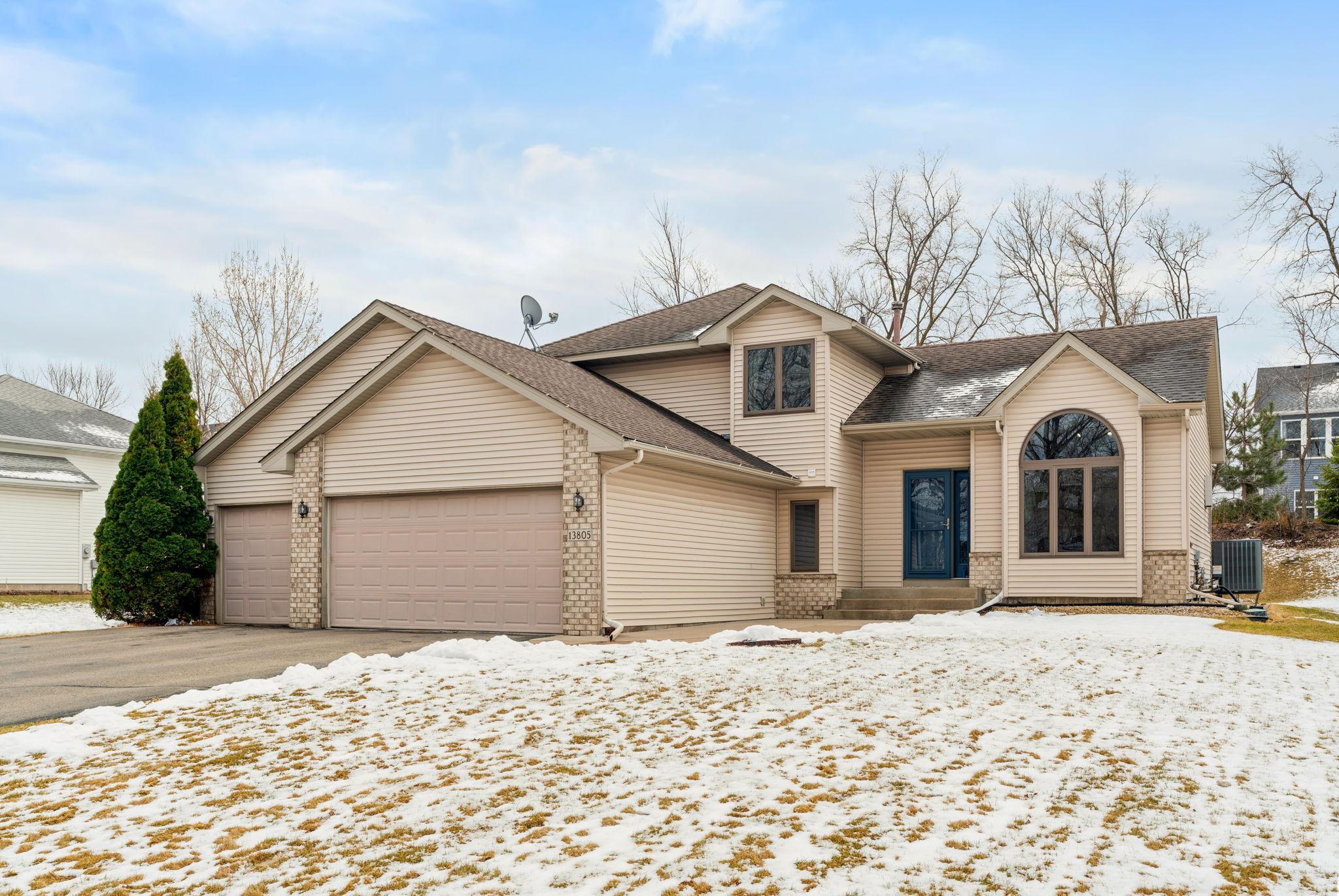 3-web-or-mls-13805 57th Ave-3.jpg