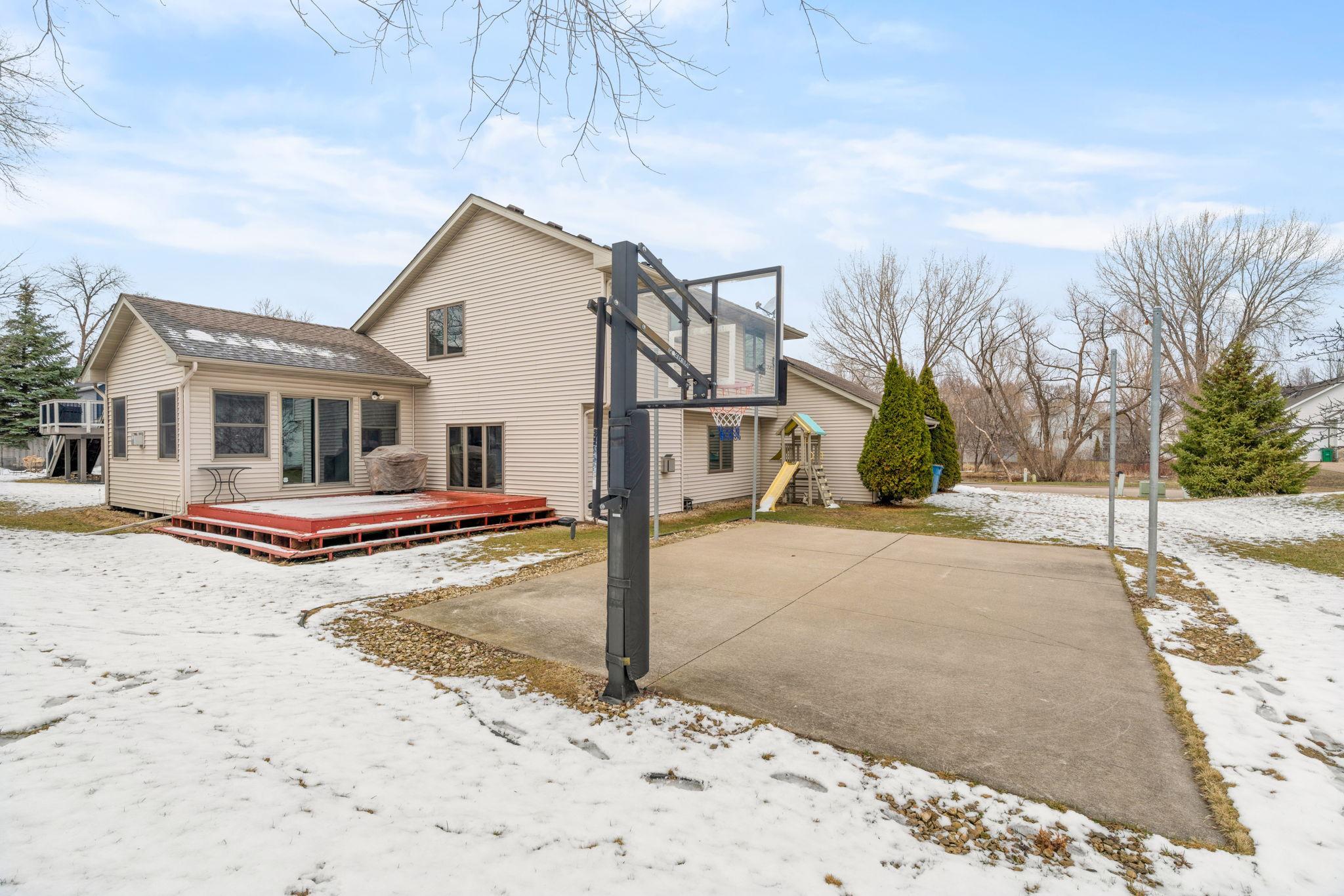 7-web-or-mls-13805 57th Ave-7.jpg