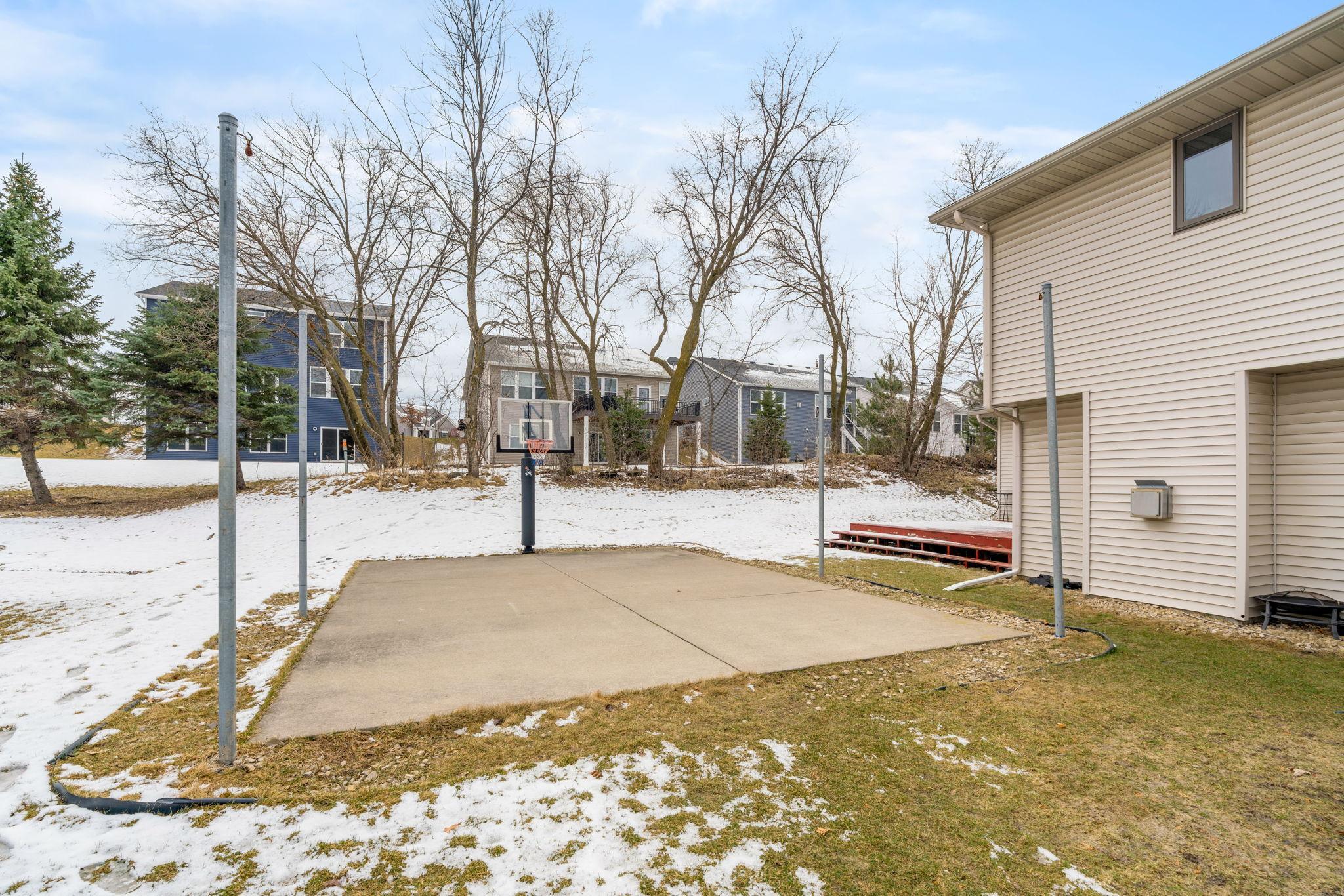 6-web-or-mls-13805 57th Ave-6.jpg