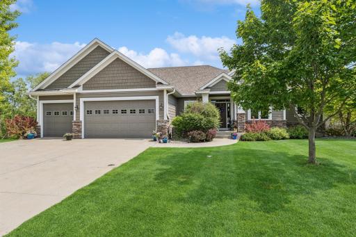 Stunning one level living home in Prior Lake!