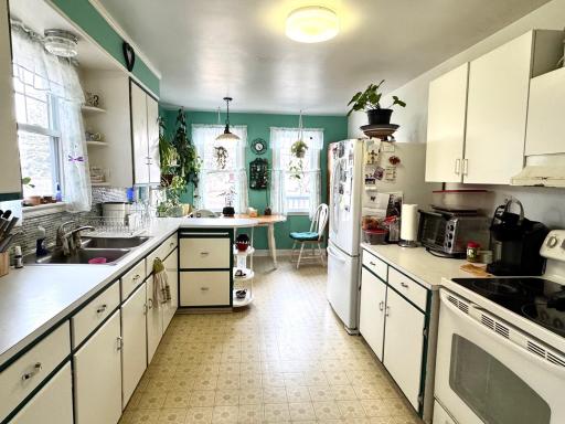 200 3rd Avenue SW, Roseau, MN 56751