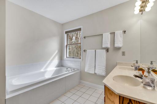 3587 Tara Lane, Saint Paul, MN 55125