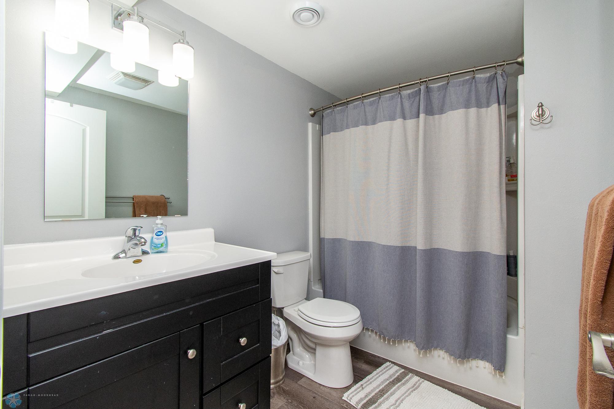 Bathroom 2- Full bath