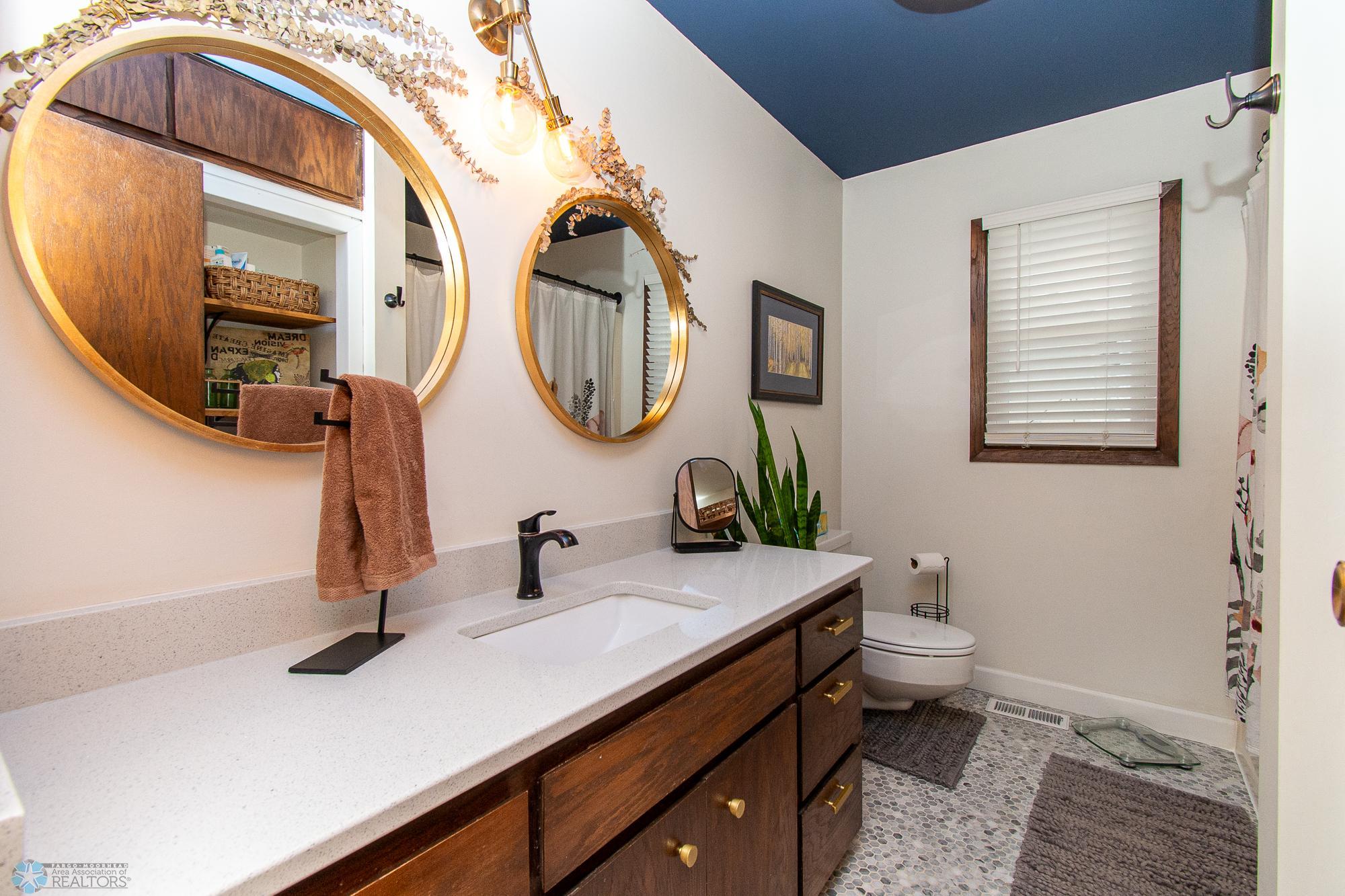 Bathroom 1- Full Bath
