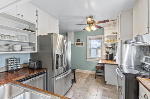 1400 Snelling Avenue N, Saint Paul, MN 55108