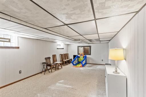 1400 Snelling Avenue N, Saint Paul, MN 55108