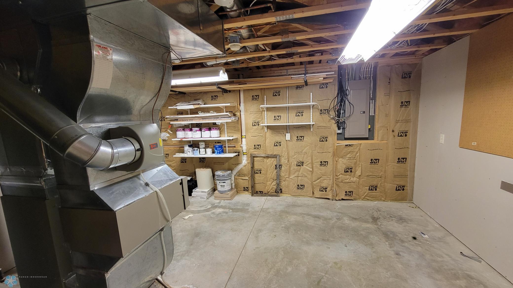 utility room 1.jpg
