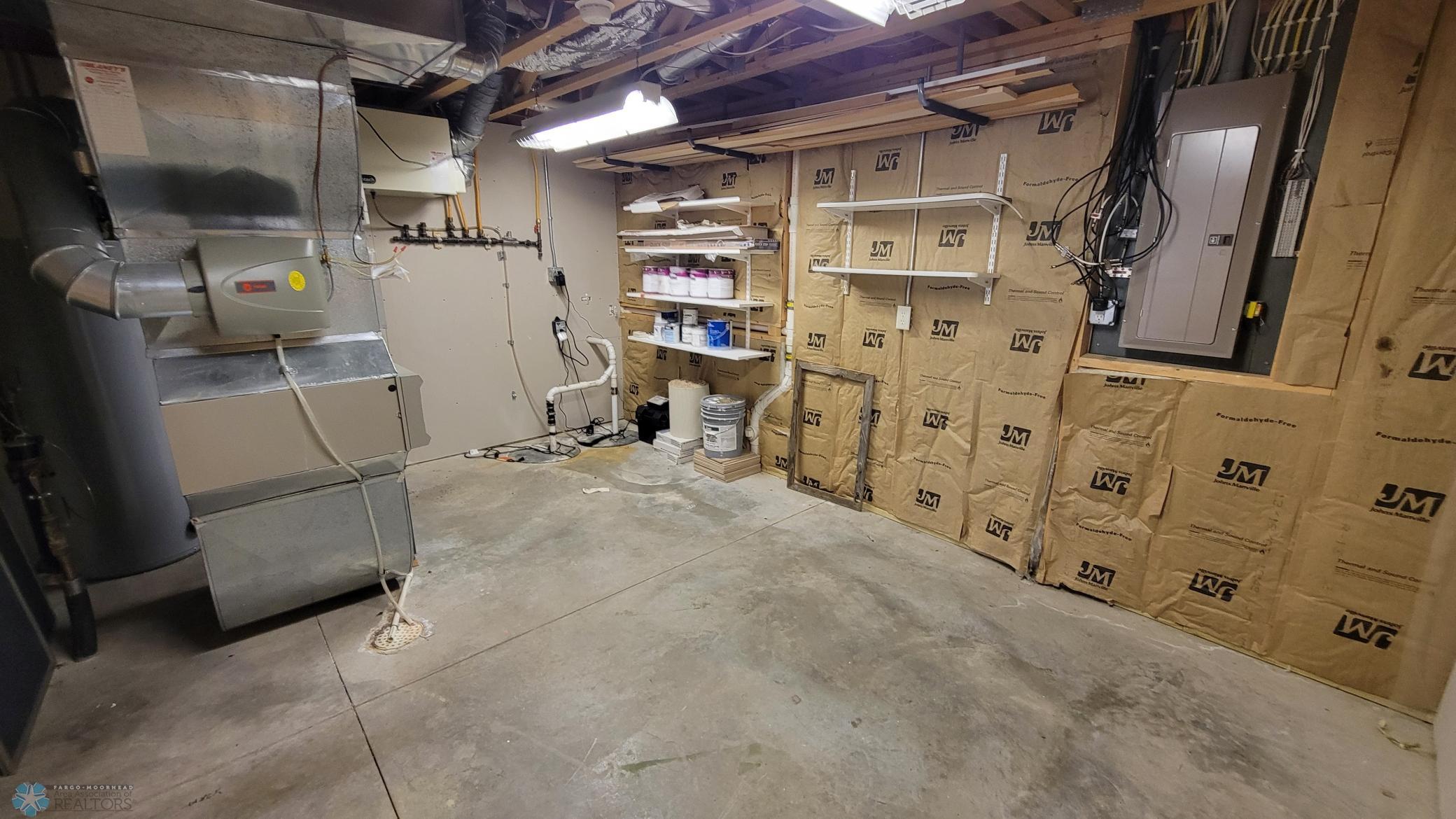 utility room 2.jpg