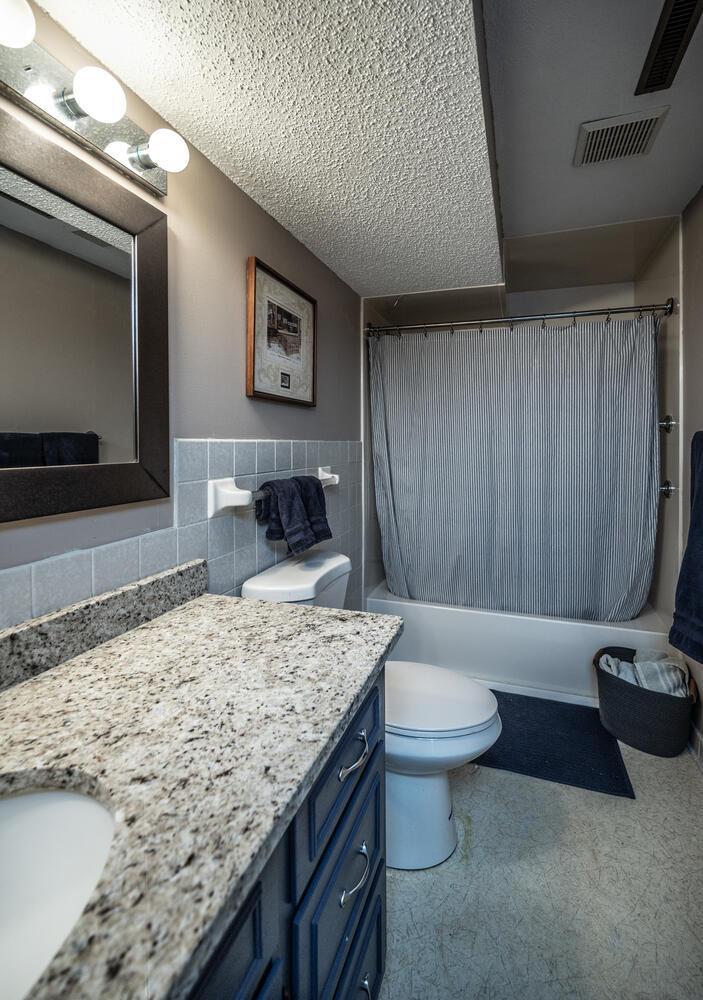 7200 Cornelia Dr Minneapolis-large-022-012-Bathroom-703x1000-72dpi.jpg