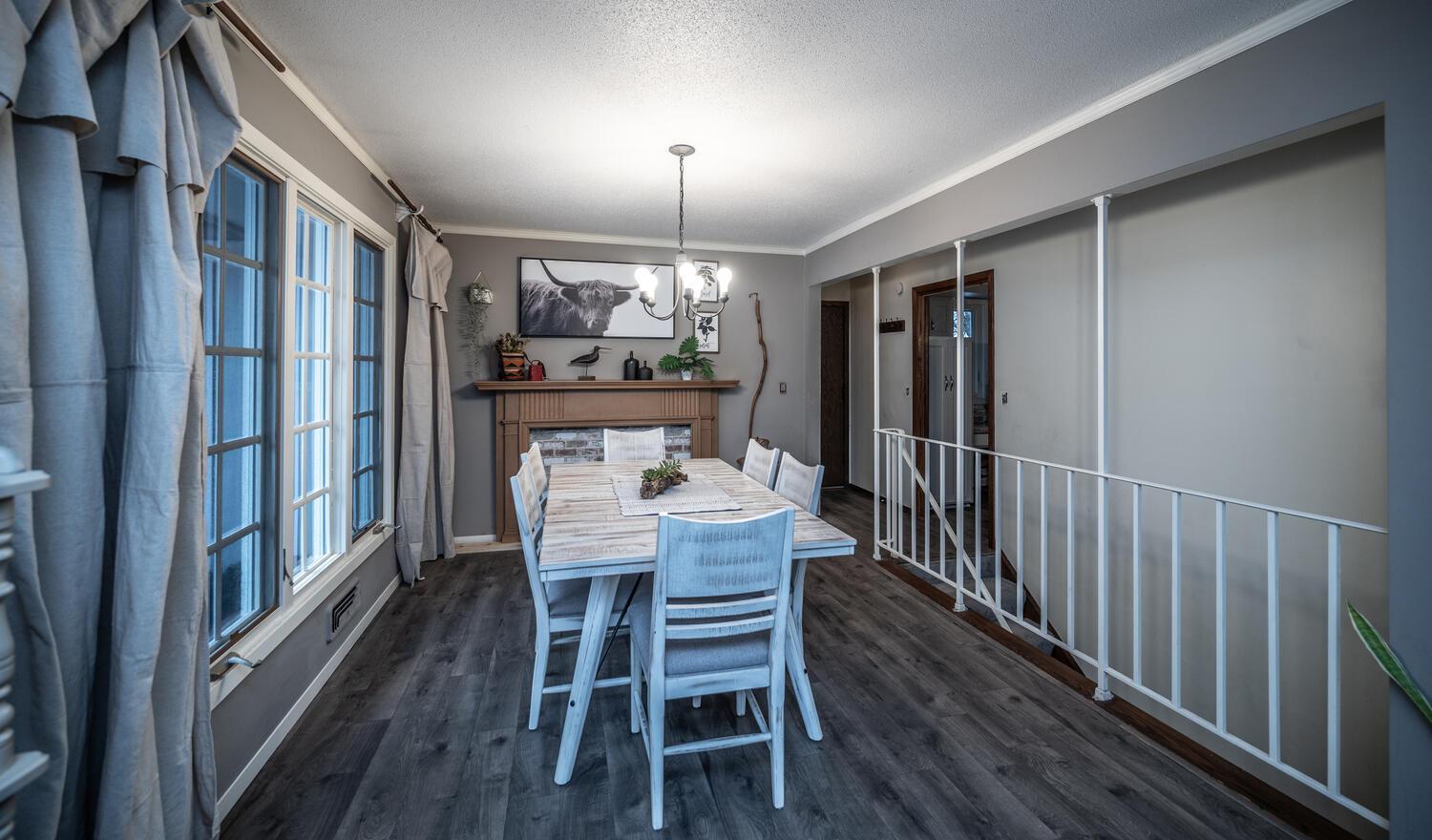 7200 Cornelia Dr Minneapolis-large-005-005-Dining Room-1500x881-72dpi.jpg