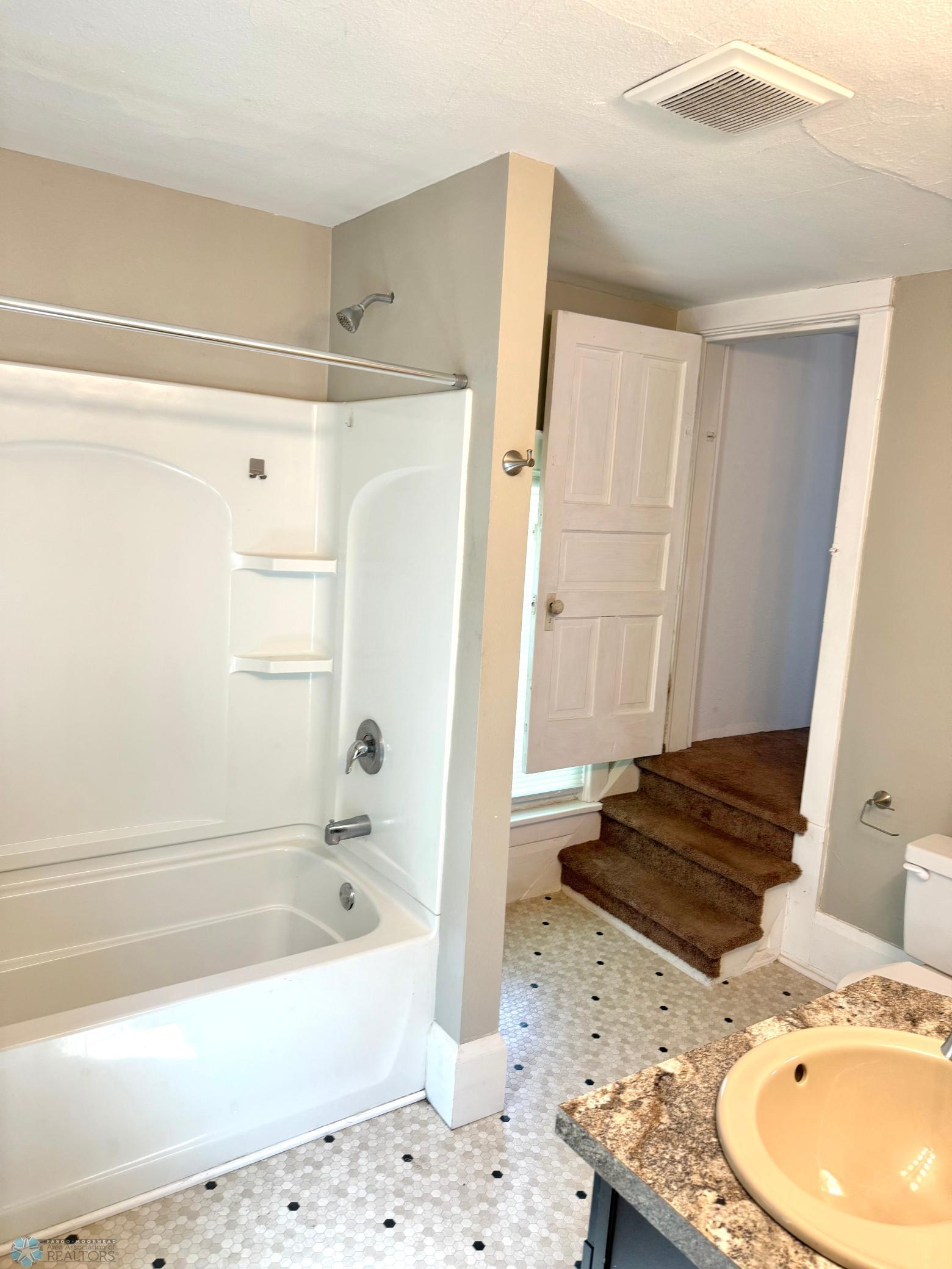 Unit 2 bath view 3