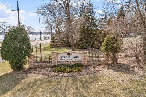 The prestigious Spring Lake Estates neighborhood sits in the sought after Prior Lake School Disctrict