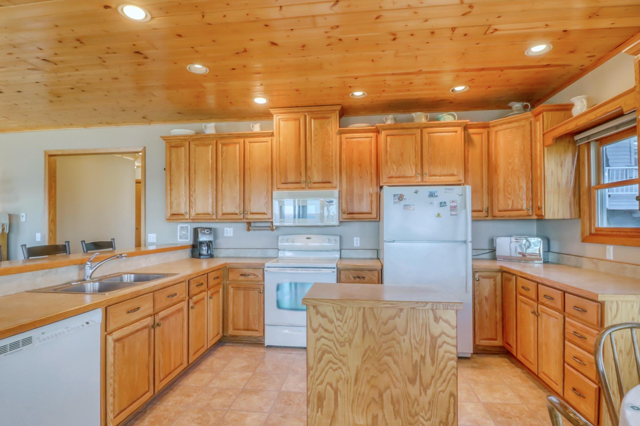 Kitchen1_3.jpg
