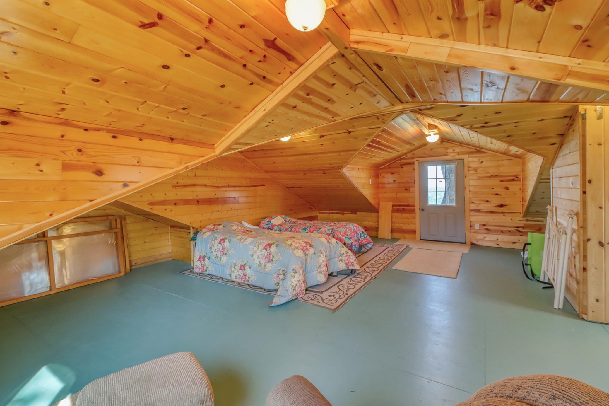Garage_living space1_2.jpg