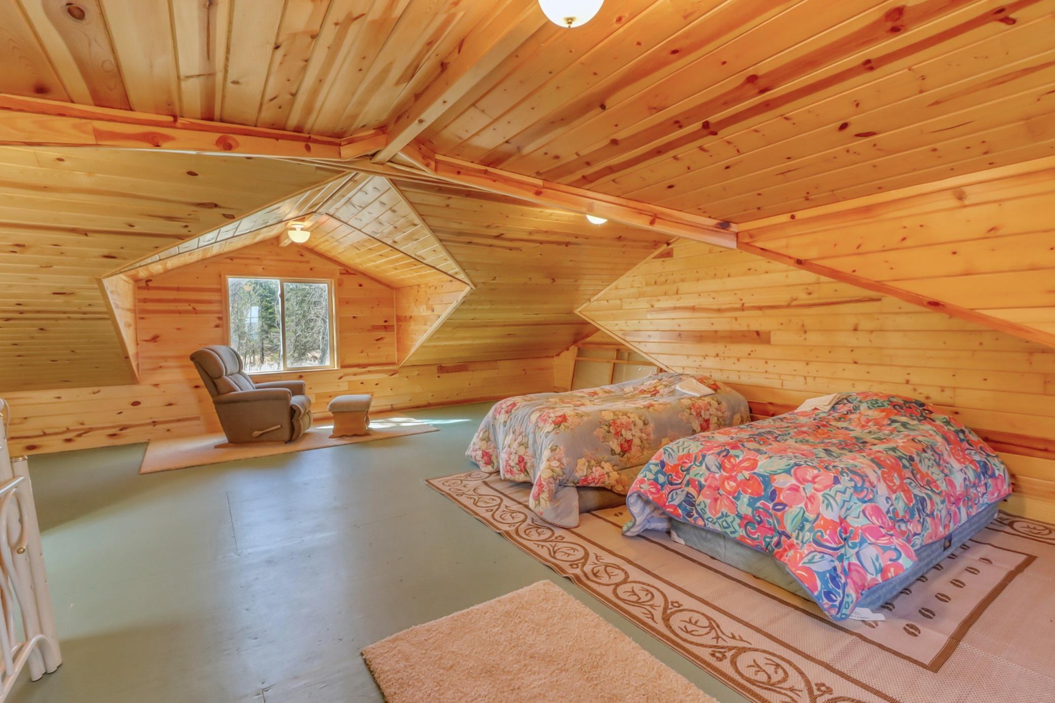 Garage_living space1_4.jpg