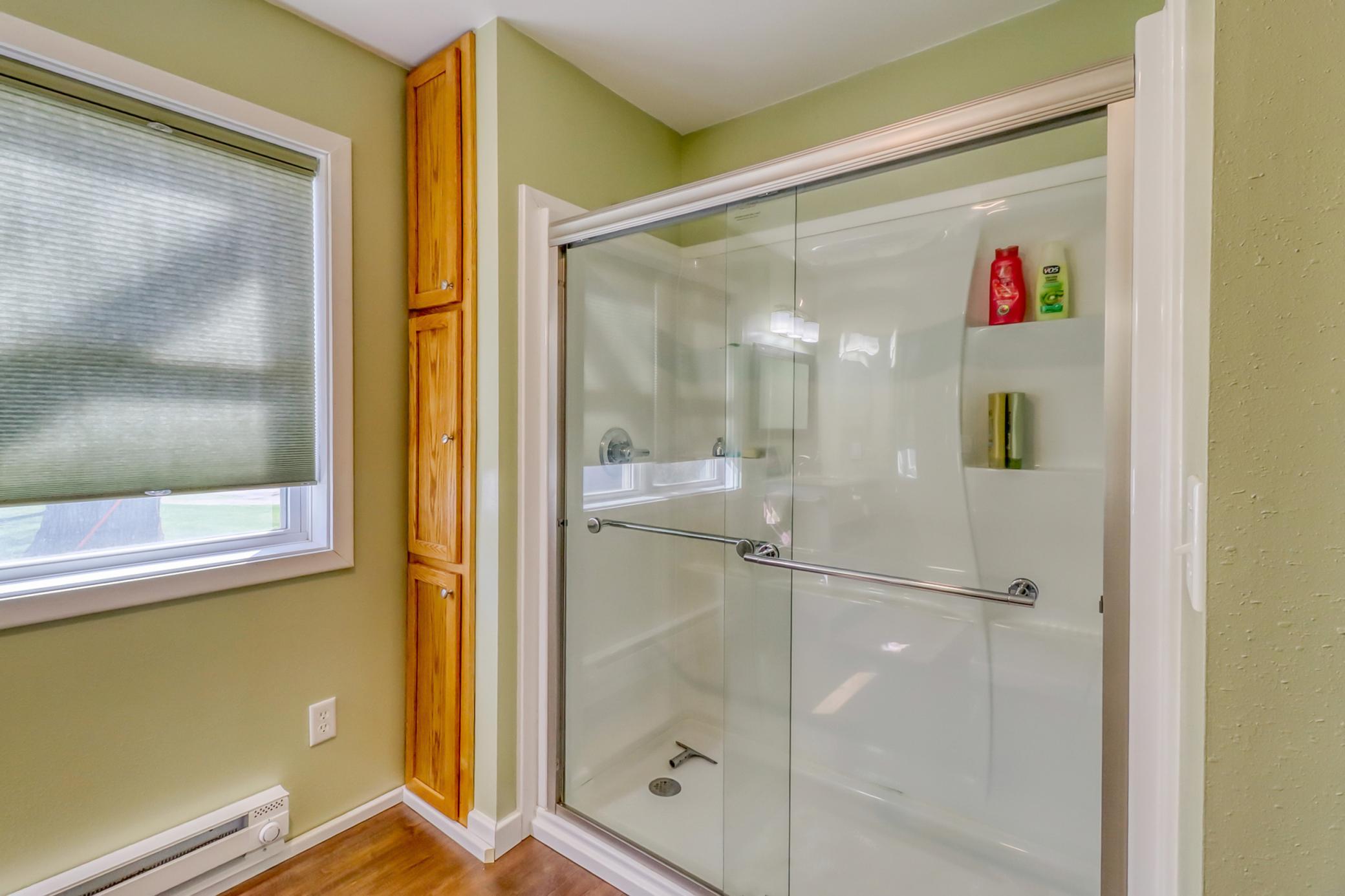 Primary Bathroom1_3.jpg