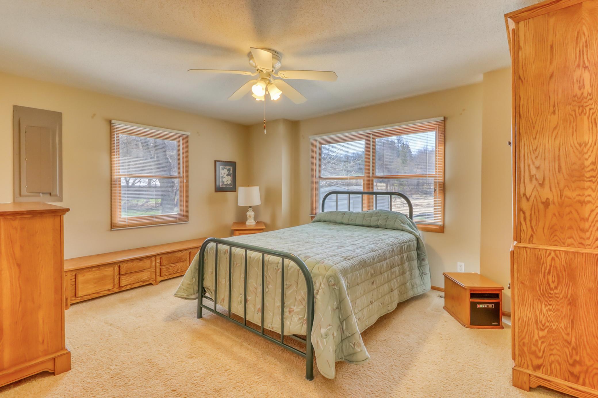 Bedroom1_1.jpg