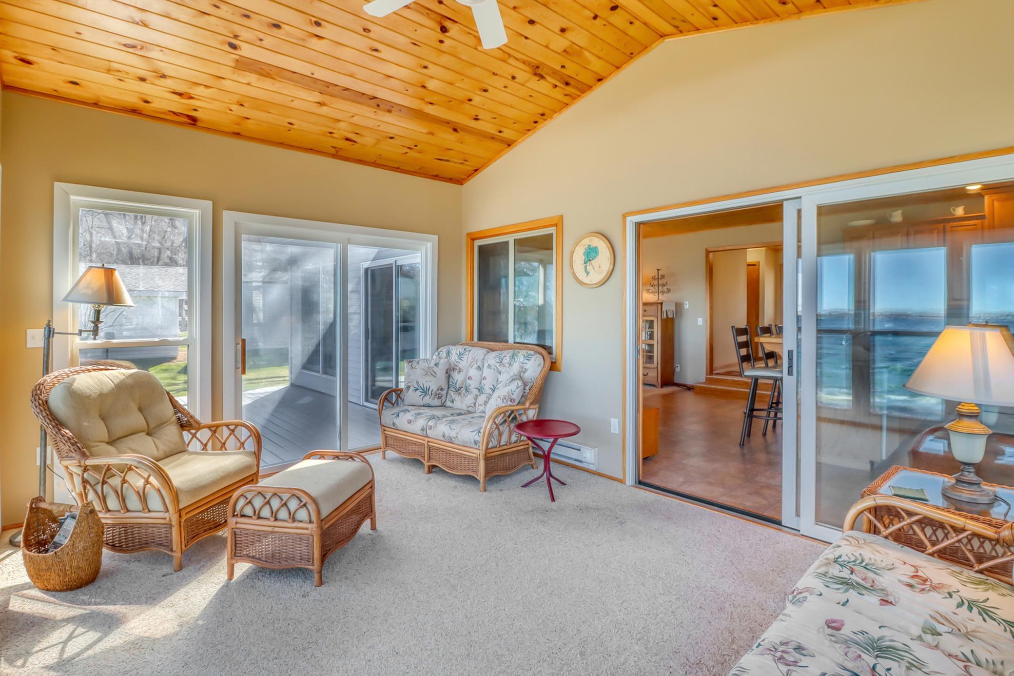 Sunroom1_3.jpg