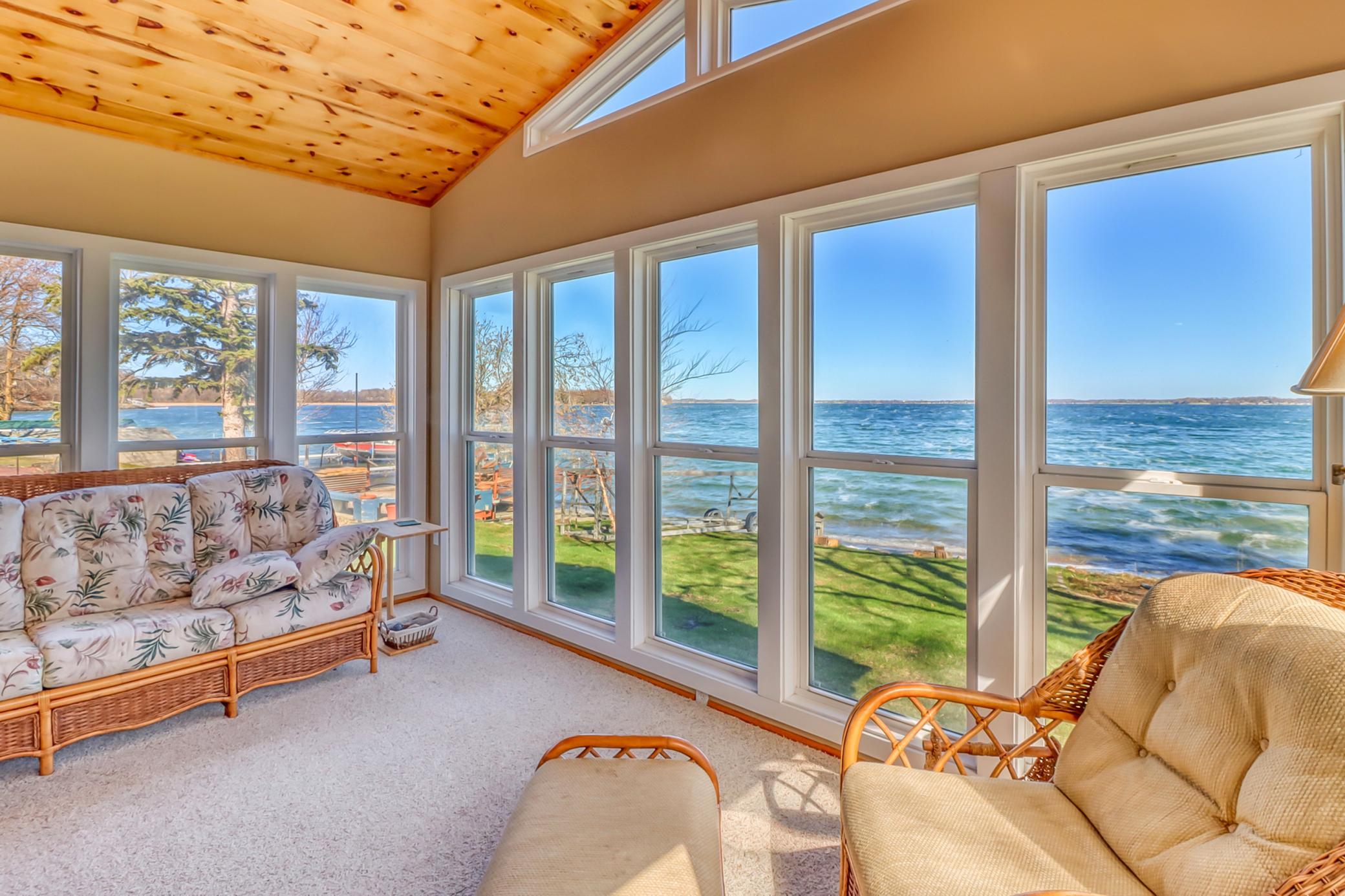Sunroom1_1.jpg