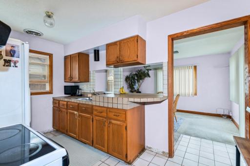 09_583646thAveS_177002_Kitchen_DownloadforMLS_2000x1333.jpg