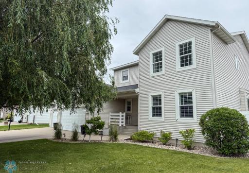 5592 Farmstead Court S, Fargo, ND 58104