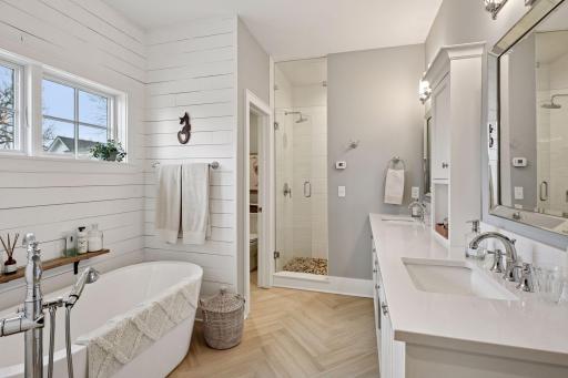 127 W Lake Street, Excelsior, MN 55331