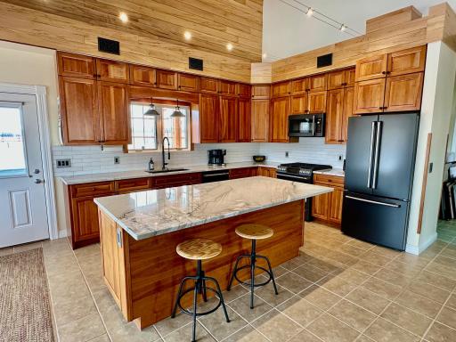 Photo for 35191 State Highway 11, Roseau, MN 56751 - Listing #6697068 35191 State Highway 11, Roseau, MN 56751