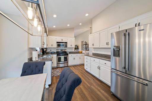 10655 57th Avenue N, Plymouth, MN 55442
