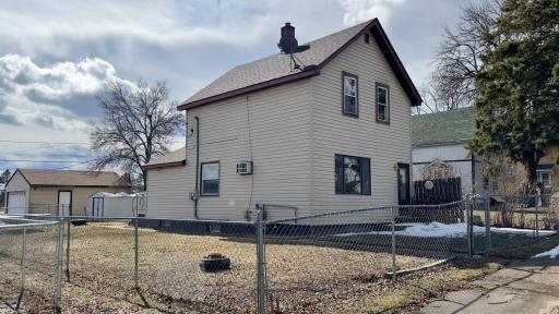 313 9th Street SW, Chisholm, MN 55719