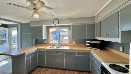 313 9th Street SW, Chisholm, MN 55719