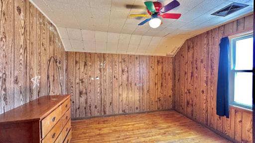 313 9th Street SW, Chisholm, MN 55719