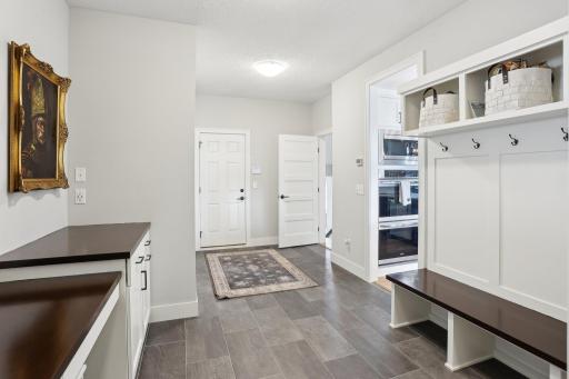 18905 51st Place N, Plymouth, MN 55446