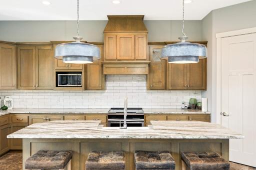 18905 51st Place N, Plymouth, MN 55446