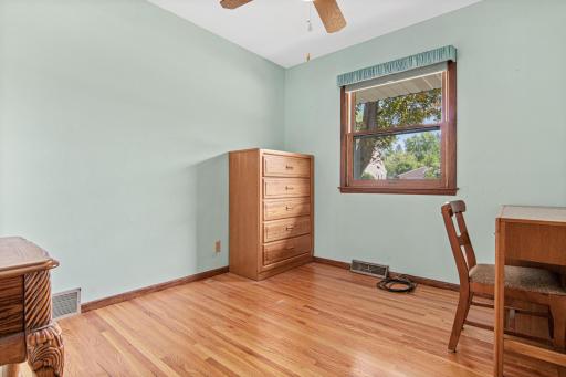 1349 Belmont Lane E, Saint Paul, MN 55109