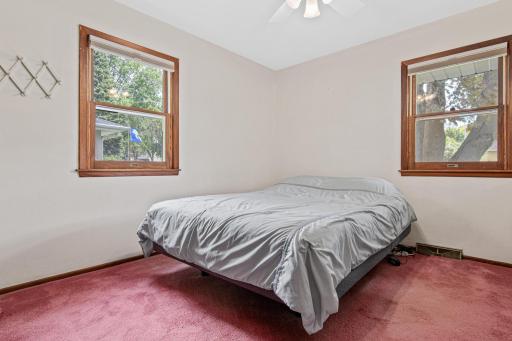 1349 Belmont Lane E, Saint Paul, MN 55109
