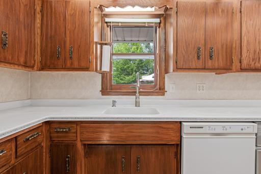 1349 Belmont Lane E, Saint Paul, MN 55109