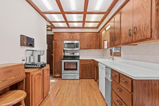 1349 Belmont Lane E, Saint Paul, MN 55109