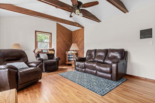 1349 Belmont Lane E, Saint Paul, MN 55109