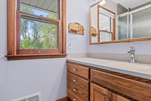 1349 Belmont Lane E, Saint Paul, MN 55109