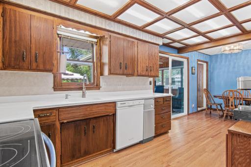 1349 Belmont Lane E, Saint Paul, MN 55109