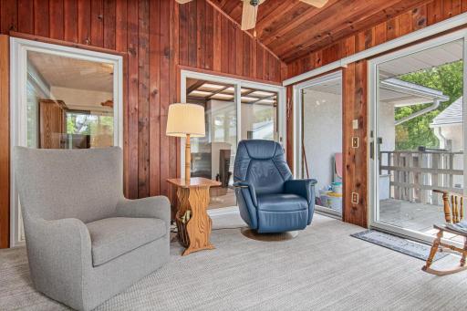 1349 Belmont Lane E, Saint Paul, MN 55109